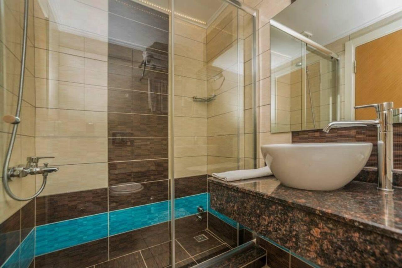 Cleopatra Tac And Hotel Alanya